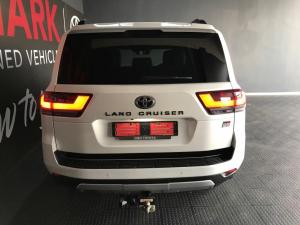 Toyota Land Cruiser 300 3.3D GR-Sport - Image 5
