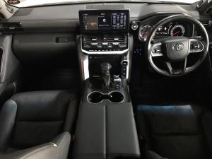 Toyota Land Cruiser 300 3.3D GR-Sport - Image 9