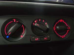 Volkswagen Polo Vivo hatch 1.4 Life - Image 15