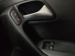 Volkswagen Polo Vivo hatch 1.4 Life - Image 19