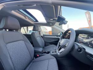 Volkswagen Golf 1.4TSI Life - Image 13