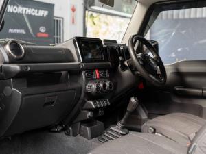 Suzuki Jimny 1.5 GLX AllGrip 3-door manual - Image 16