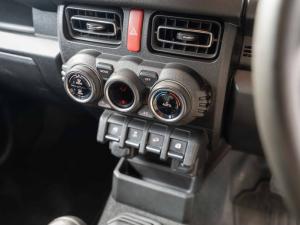 Suzuki Jimny 1.5 GLX AllGrip 3-door manual - Image 18