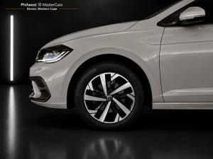Volkswagen Polo hatch 1.0TSI Life auto - Image 29
