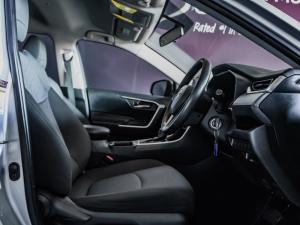 Toyota RAV4 2.0 GX auto - Image 15