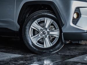 Toyota RAV4 2.0 GX auto - Image 21