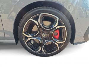Volkswagen Golf GTI - Image 16
