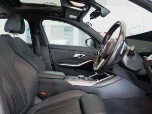 BMW 3 Series 318i - Image 12