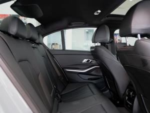 BMW 3 Series 318i - Image 14