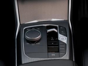 BMW 3 Series 318i - Image 16