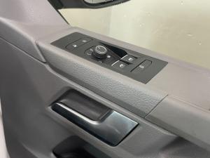 Volkswagen Transporter 2.0TDI Kombi SWB Trendline auto - Image 9