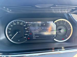Land Rover Range Rover Evoque D200 R-Dynamic SE - Image 24