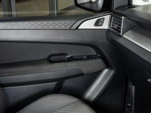 Volkswagen Amarok 2.0TDI double cab Life 4Motion auto - Image 21