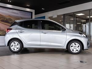 Hyundai Grand i10 1.0 Premium hatch - Image 13