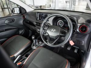 Hyundai Grand i10 1.0 Premium hatch - Image 15