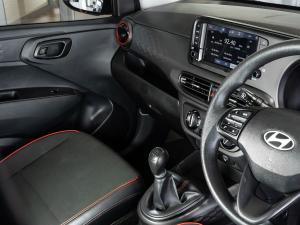 Hyundai Grand i10 1.0 Premium hatch - Image 16