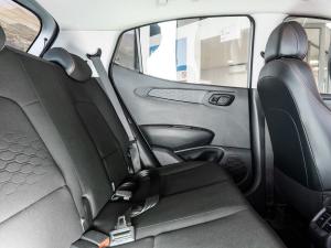 Hyundai Grand i10 1.0 Premium hatch - Image 26