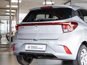 Hyundai Grand i10 1.0 Premium hatch - Image 9