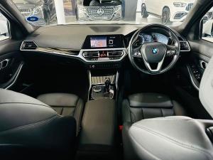 BMW 318i Sport Line Launch Edition automatic - Image 3