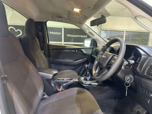 Isuzu D-Max 1.9TD single cab L manual - Image 11