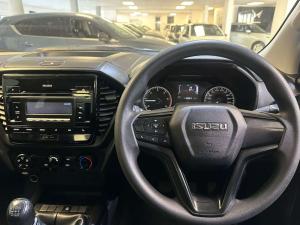 Isuzu D-Max 1.9TD single cab L manual - Image 12