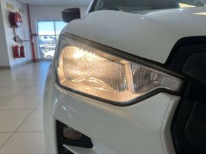Isuzu D-Max 1.9TD single cab L manual - Image 4