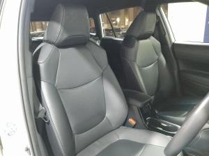 Toyota Corolla Cross 1.8 Hybrid XS - Image 13
