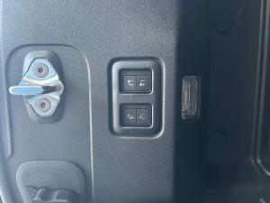 Land Rover Defender 110 D350 X-Dynamic HSE - Image 13