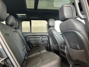 Land Rover Defender 110 D350 X-Dynamic HSE - Image 15