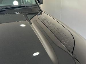 Land Rover Defender 110 D350 X-Dynamic HSE - Image 21