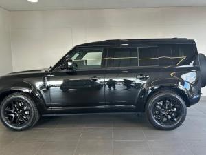 Land Rover Defender 110 D350 X-Dynamic HSE - Image 23