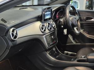 Mercedes-Benz CLA CLA200 auto - Image 13