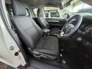Toyota Hilux 2.4GD-6 Xtra cab Raider auto - Image 12