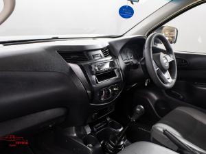 Nissan Navara 2.5DDTi single cab XE - Image 7