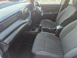Toyota Rumion 1.5 SX manual - Image 7