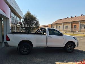 Toyota Hilux 2.4GD-6 single cab Raider auto - Image 3