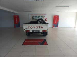 Toyota Land Cruiser 79 4.5D-4D V8 single cab LX 70th Anniversary - Image 5