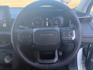 Toyota Hilux 2.8GD-6 double cab Legend - Image 8