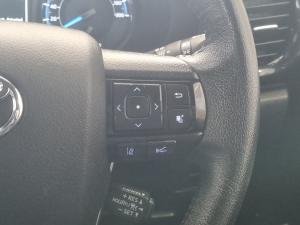 Toyota Hilux 2.8GD-6 double cab Legend manual - Image 10