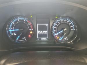 Toyota Hilux 2.8GD-6 double cab Legend manual - Image 11