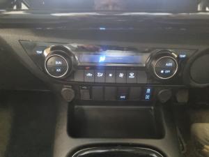 Toyota Hilux 2.8GD-6 double cab Legend manual - Image 14