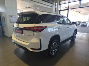 Toyota Fortuner 2.4GD-6 4x4 - Image 2
