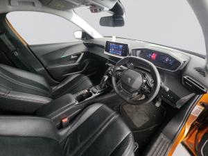 Peugeot 2008 1.2T Allure automatic - Image 8