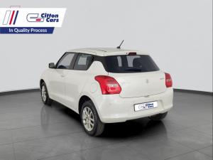 Suzuki Swift 1.2 GLX AMT - Image 2