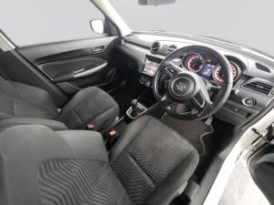 Suzuki Swift 1.2 GLX AMT - Image 7