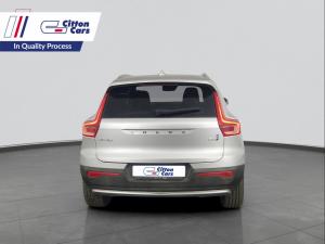 Volvo XC40 D4 Momentum AWD Geartronic - Image 4