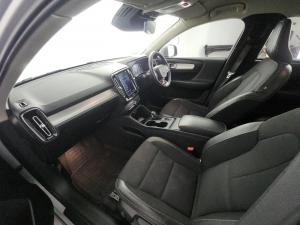 Volvo XC40 D4 Momentum AWD Geartronic - Image 7