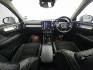 Volvo XC40 D4 Momentum AWD Geartronic - Image 8