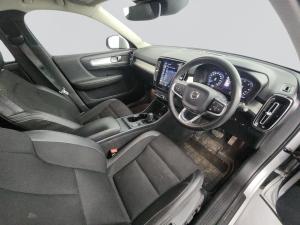 Volvo XC40 D4 Momentum AWD Geartronic - Image 9