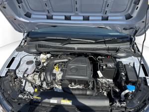Volkswagen Polo hatch 1.0TSI Life auto - Image 9